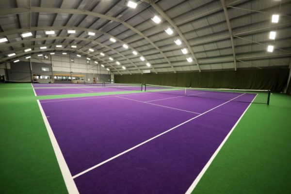 Tufted surfaces/ High durability sports surface